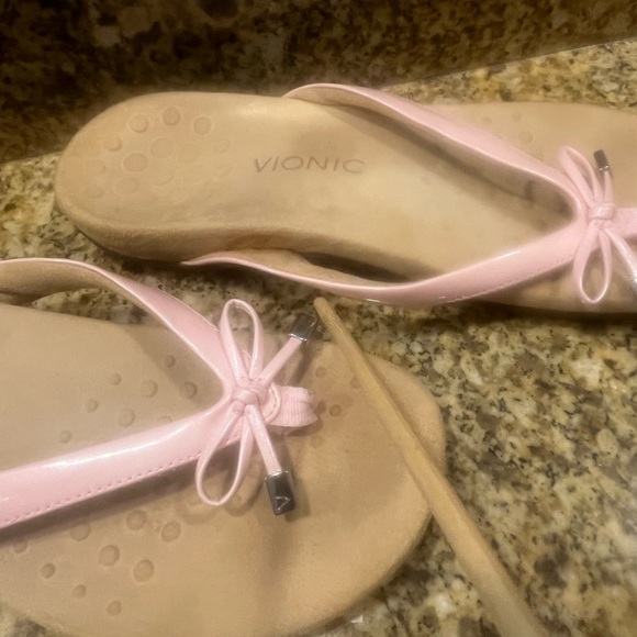 Vionic Bella Sandals Womens Sz 9 Pink Shimmer Comfy Arch Support Flip Flop - Picture 4 of 10